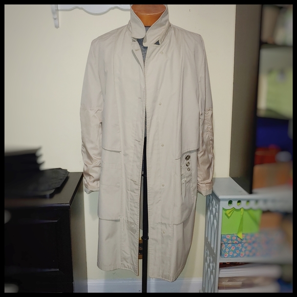 Vintage Trench Coat, Size 42 - Picture 2 of 9